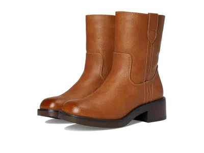 Mia Brendah In Brown