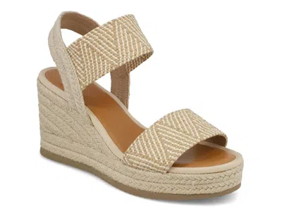 Mia Brittni Wedge Sandal In Brown