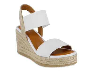 Mia Brittni Wedge Sandal In Multi