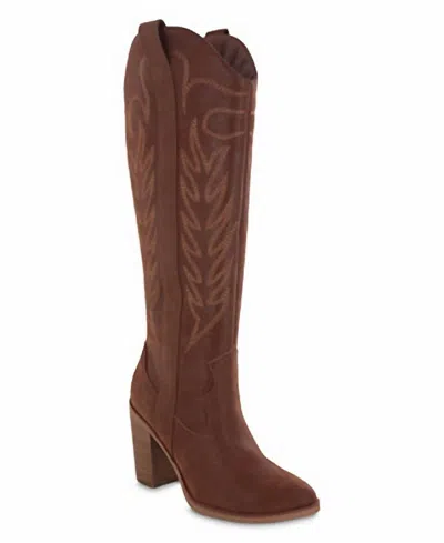 Mia Dakota Boot In Cognac Brown In Multi