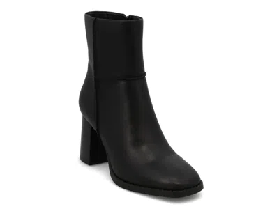 Mia Darian Bootie In Black