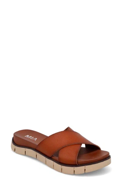 Mia Elissa Slide Sandal In Cognac