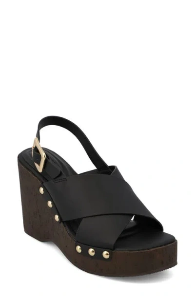 Mia Elleiana Wedge Sandal In Black