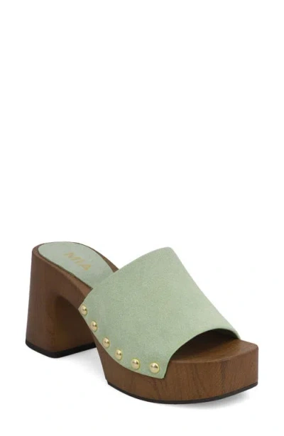 Mia Emmerie Platform Sandal In Green