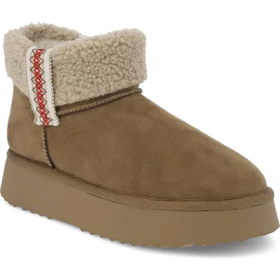 Mia Iceland Faux Shearling Platform Bootie In Brown