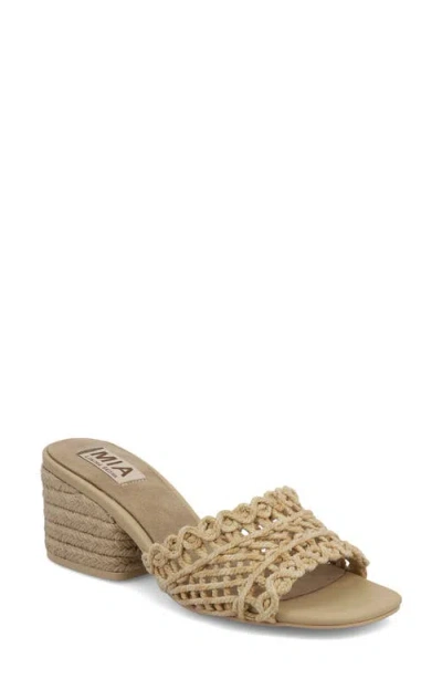 Mia Idella Block Heel Sandal In Natural