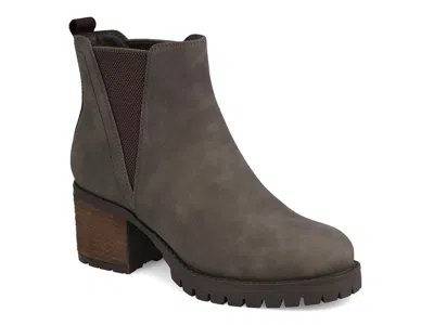Mia Jody Chelsea Boot In Gray