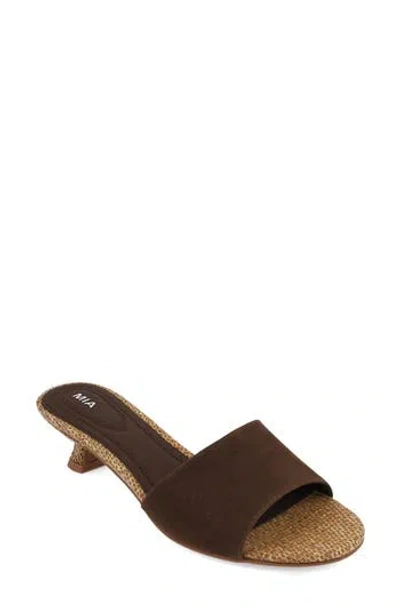 Mia Maiah Slide Sandal In Brown