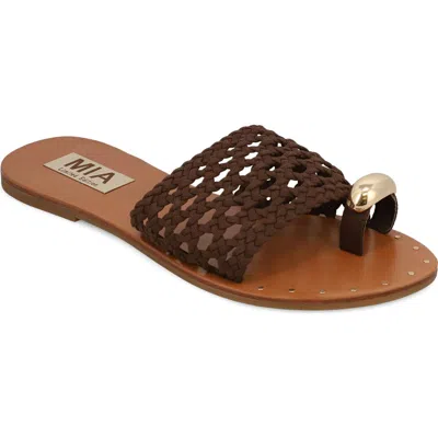 Mia Tiva Slide Sandal In Brown
