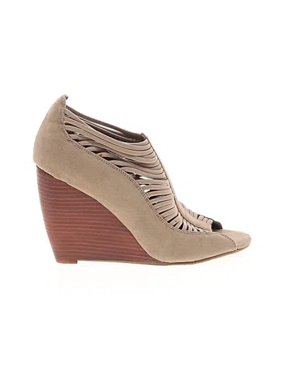 Pre-owned Mia Wedges In Tan