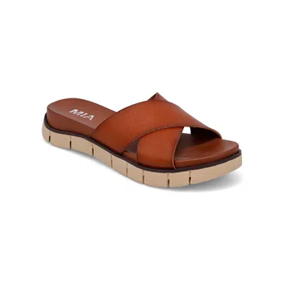 Mia Elissa Slide Sandal In Brown