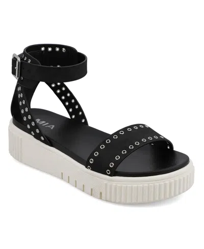 MIA WOMEN'S EVELIN GROMMETED PLATFORM ROUND TOE SANDALS