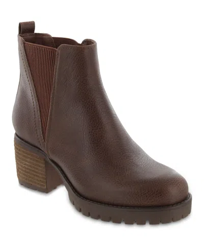 Mia Women's Jody Lug Sole Chelsea Booties In Luggage