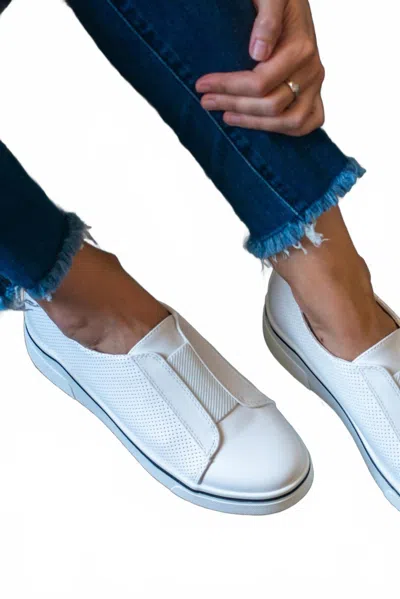 Mia Women's Perri Slip-on Sneakers In White