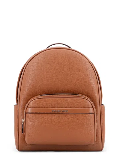 Michael Kors Bex Leather Backpack With Frontal Logo Patch In Marrón