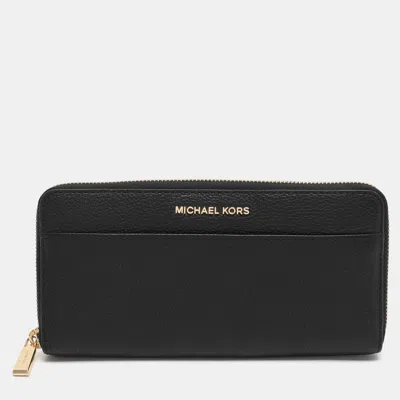 Pre-owned Michael Kors Black Leather Zip Around Wallet