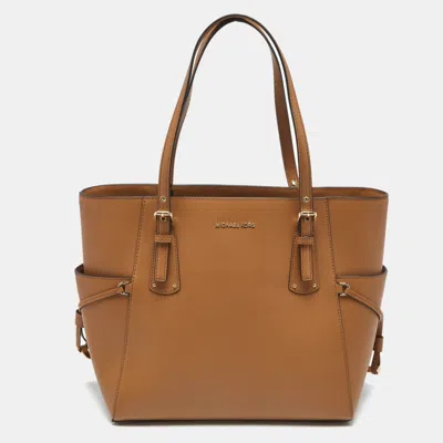 Pre-owned Michael Kors Brown Leather East West Voyager Tote