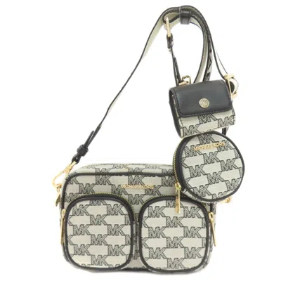 Pre-owned Michael Kors Canvas Shoulder Bag () In Gray