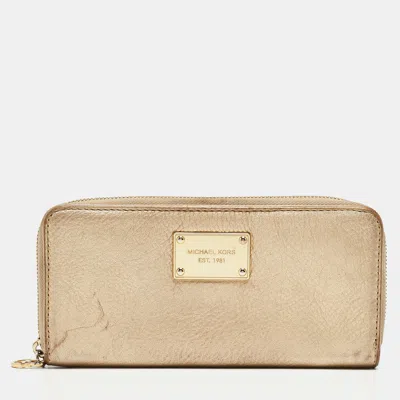 Pre-owned Michael Kors Gold Leather Jet Set Zip Around Continental Wallet