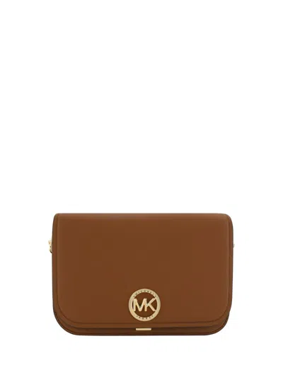 Michael Kors Delancey 中号斜挎包 In Luggage