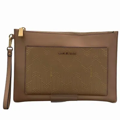 Pre-owned Michael Kors Ivory Leather Clutch Bag ()