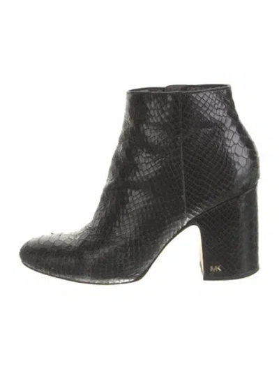 Pre-owned Michael Kors Leather Boots In Black