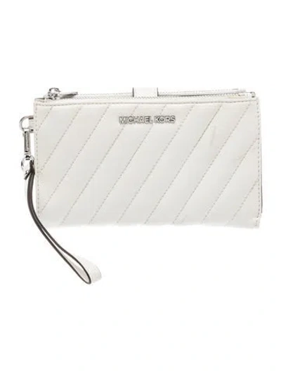 Pre-owned Michael Kors Leather Clutch In Neutral