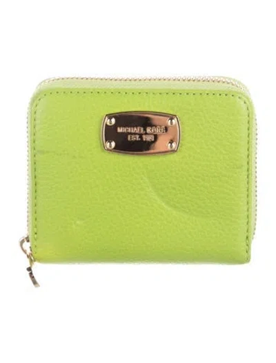 Pre-owned Michael Kors Leather Compact Wallet In Green