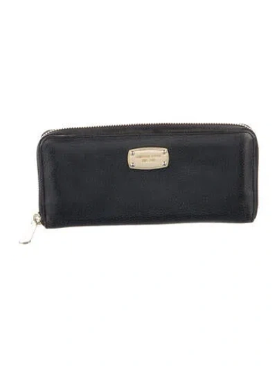 Pre-owned Michael Kors Leather Continental Wallet In Black