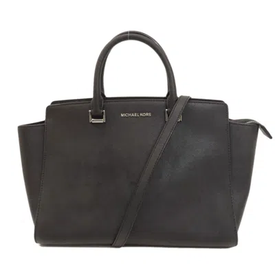 Pre-owned Michael Kors Leather Handbag () In Black