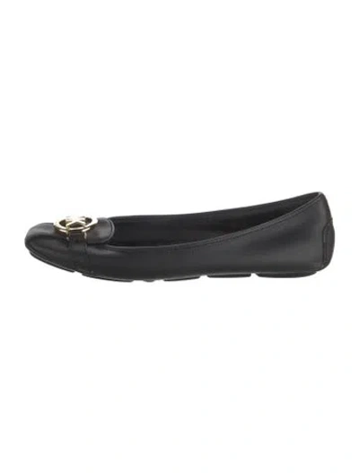 Pre-owned Michael Kors Leather Loafers In Black