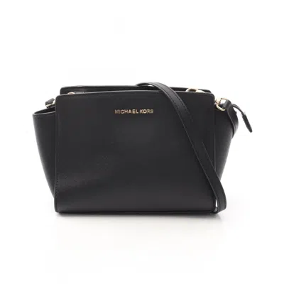 Pre-owned Michael Kors Leather Pochette Shoulder Bag () In Black