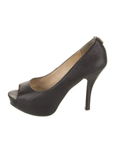 Pre-owned Michael Kors Leather Pumps In Black