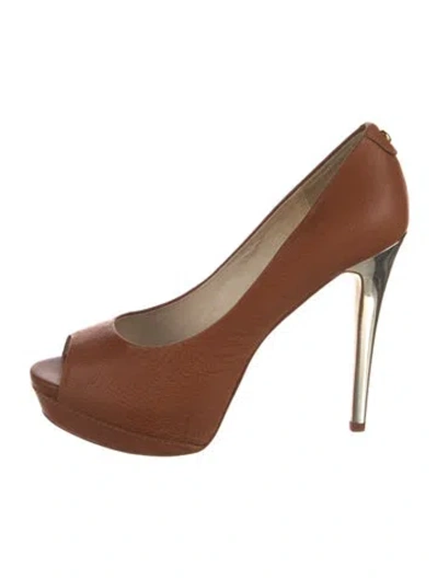 Pre-owned Michael Kors Leather Pumps In Brown