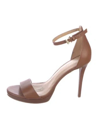 Pre-owned Michael Kors Leather Pumps In Neutrals