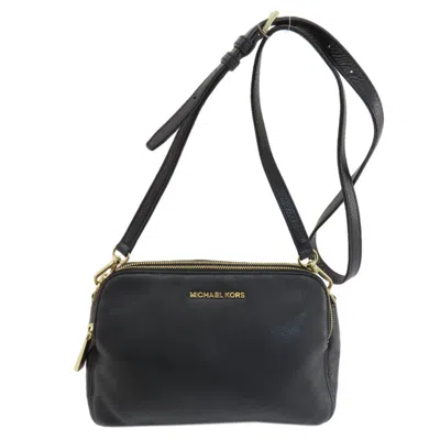 Pre-owned Michael Kors Leather Shoulder Bag () In Black