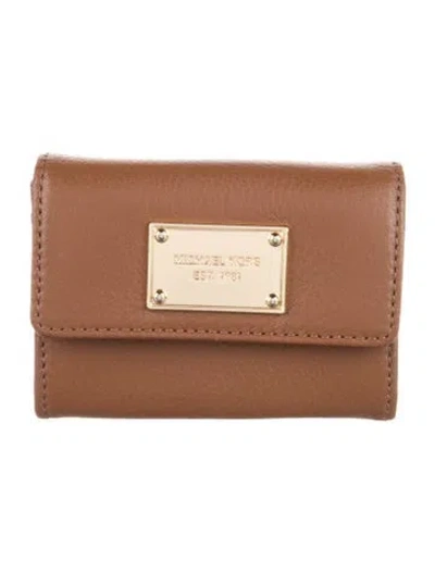 Pre-owned Michael Kors Leather Wallet In Brown