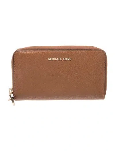 Pre-owned Michael Kors Leather Wallet In Brown