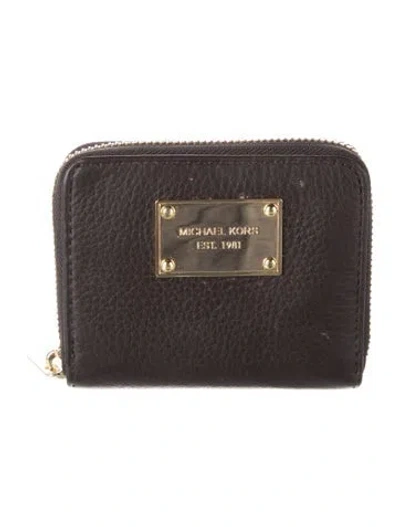 Pre-owned Michael Kors Leather Wallet In Brown