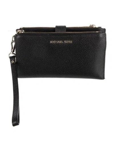 Pre-owned Michael Kors Leather Wristlet In Black