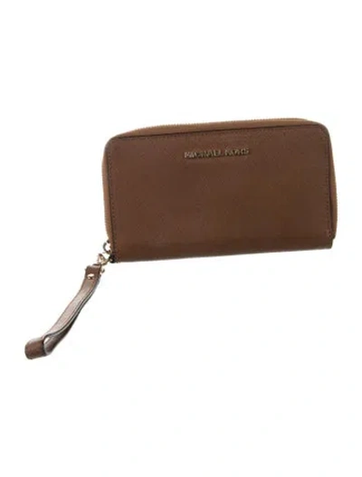 Pre-owned Michael Kors Leather Wristlet In Brown