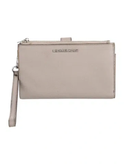 Pre-owned Michael Kors Leather Wristlet In Neutral