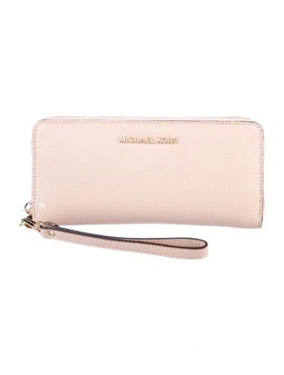 Pre-owned Michael Kors Leather Wristlet In Pink