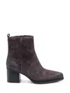 Michael Kors Refined Brown Ankle Boots With Gold-tone Detail In Brown
