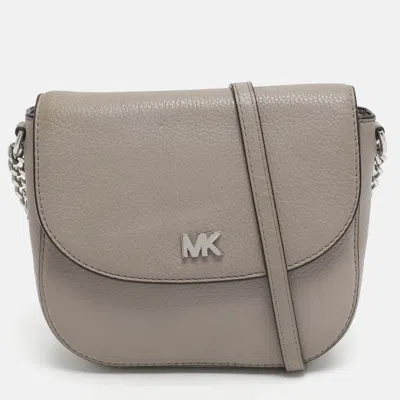 Pre-owned Michael Kors Mott Grey Leather Crossbody Bag In Gray