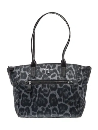 Pre-owned Michael Kors Nylon Shoulder Bag In Gray