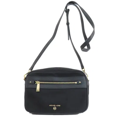 Pre-owned Michael Kors Nylon Shoulder Bag () In Black