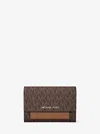 Michael Kors Outlet Jet Set Medium Signature Logo 2-in-1 Wallet In Brown