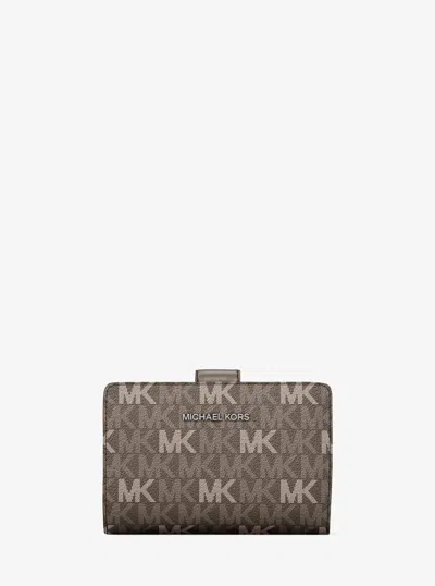 Michael Kors Outlet Jet Set Travel Medium Signature Logo Billfold Wallet In Grey