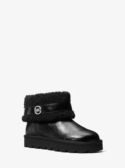 Michael Kors Outlet Winnie Faux Shearling Boot In Black